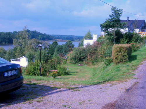 Overview of the lake.